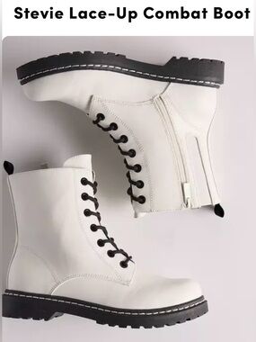 ✨ Torrid White Stevie Lace-Up Combat Boots with Black Sole Size 8WW